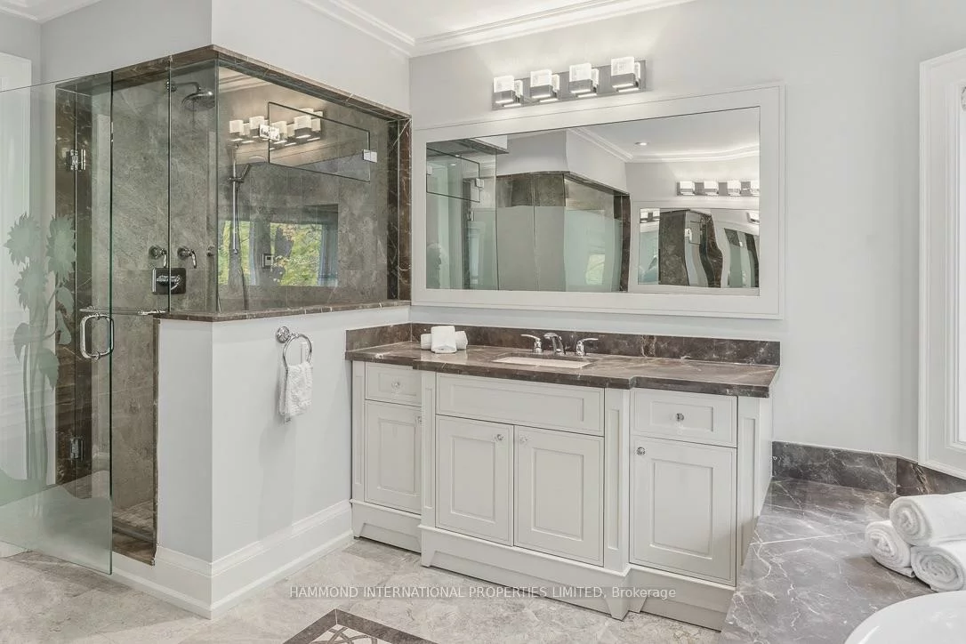 25, Sifton, Bayview Village, Toronto