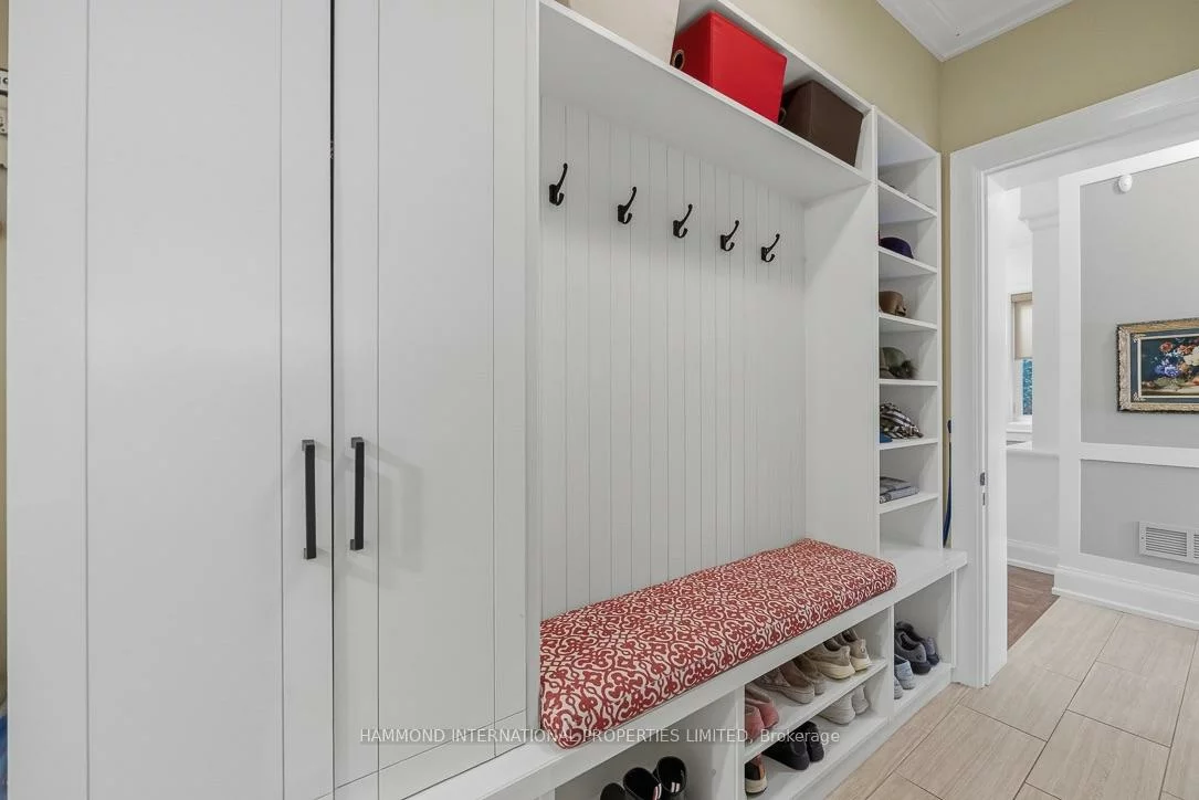 25, Sifton, Bayview Village, Toronto