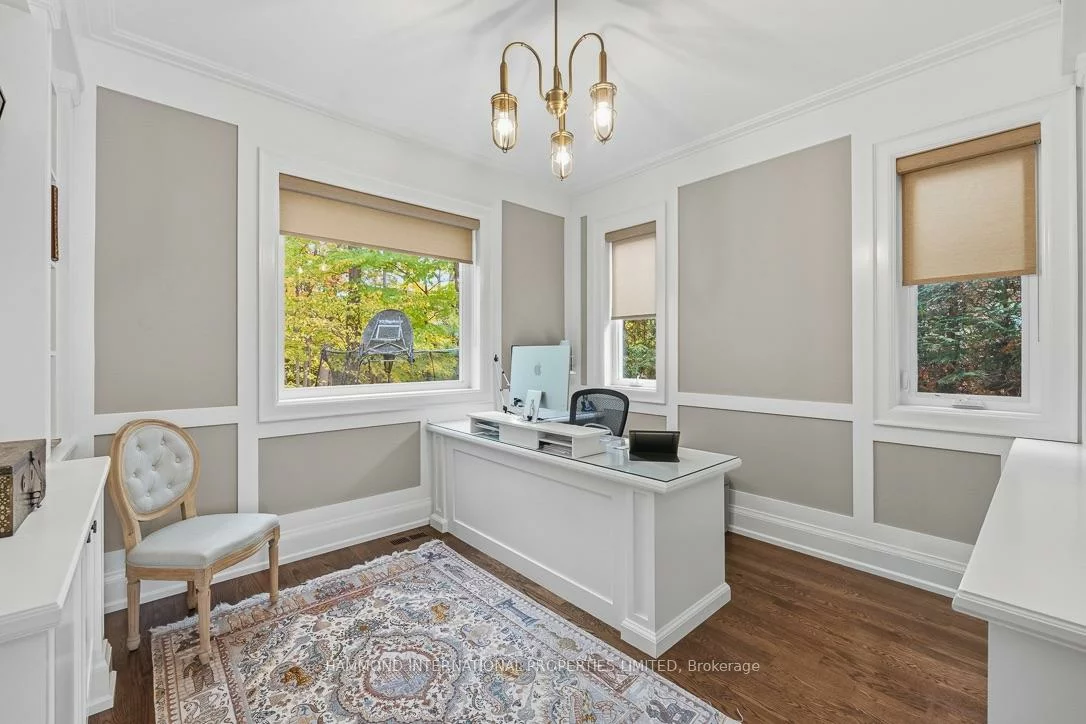 25, Sifton, Bayview Village, Toronto