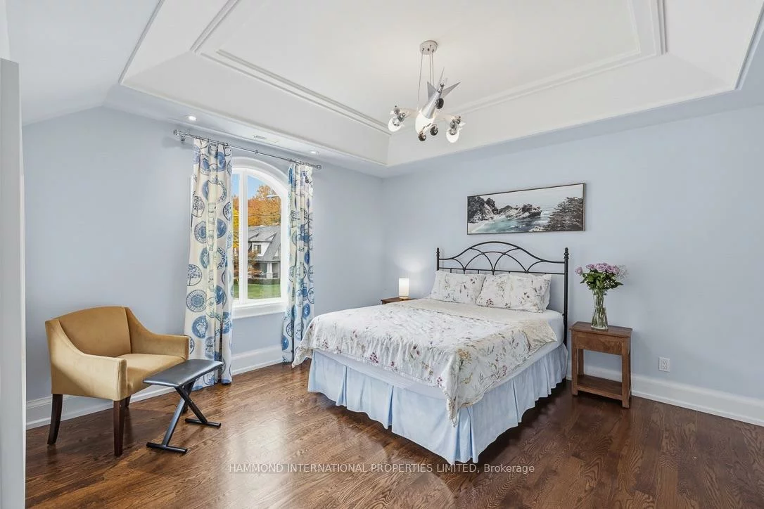 25, Sifton, Bayview Village, Toronto