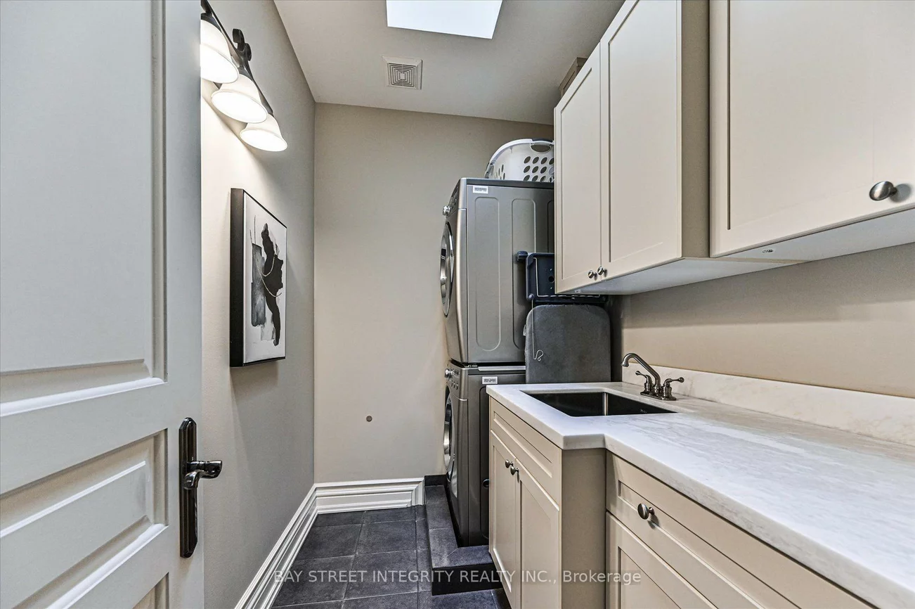 5, Westgrove, Bedford Park-Nortown, Toronto