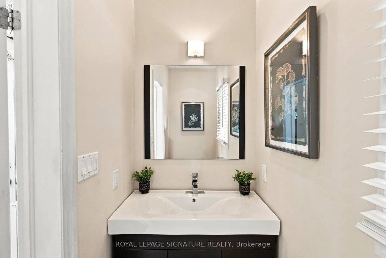 35, Regal, Wychwood, Toronto