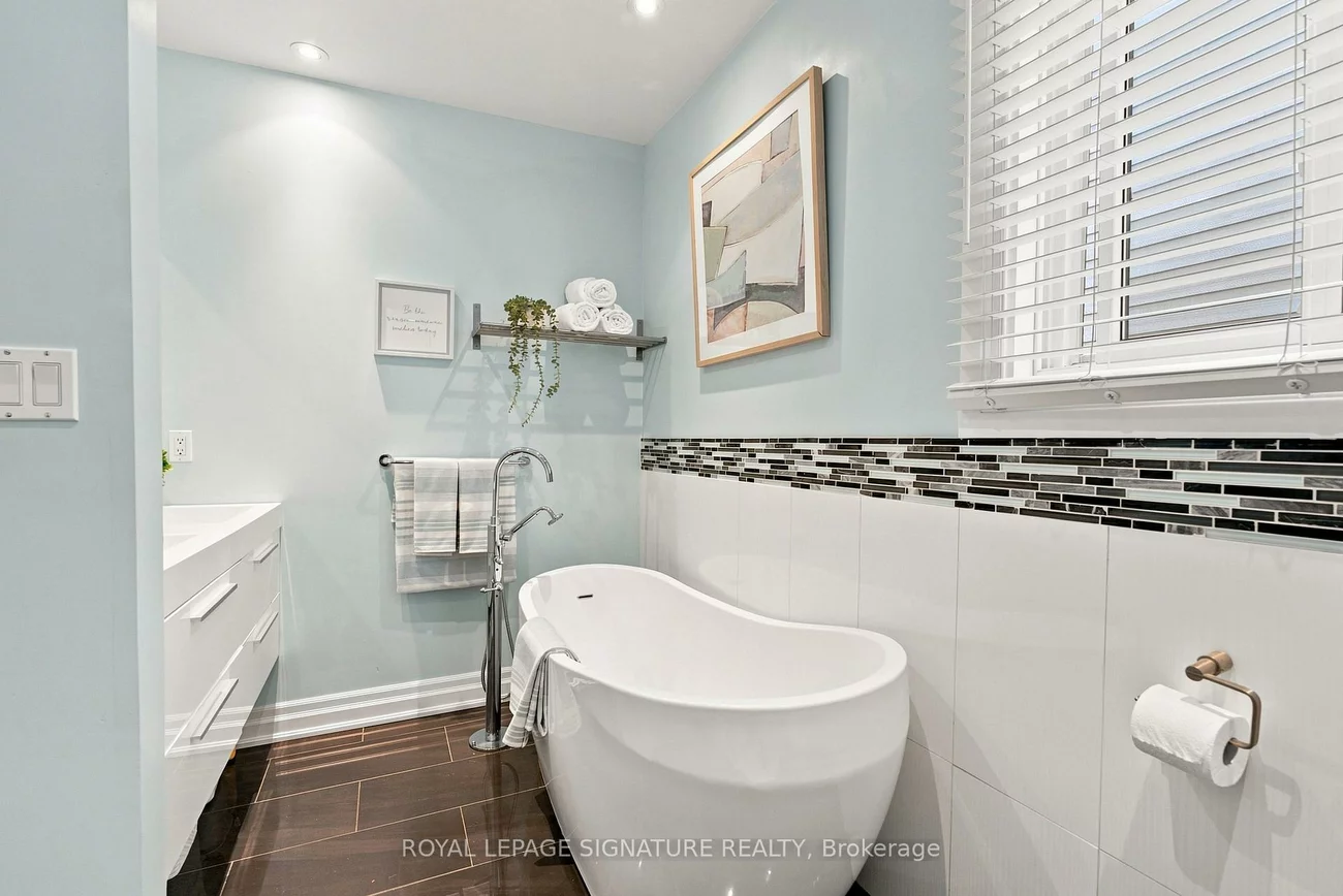 35, Regal, Wychwood, Toronto