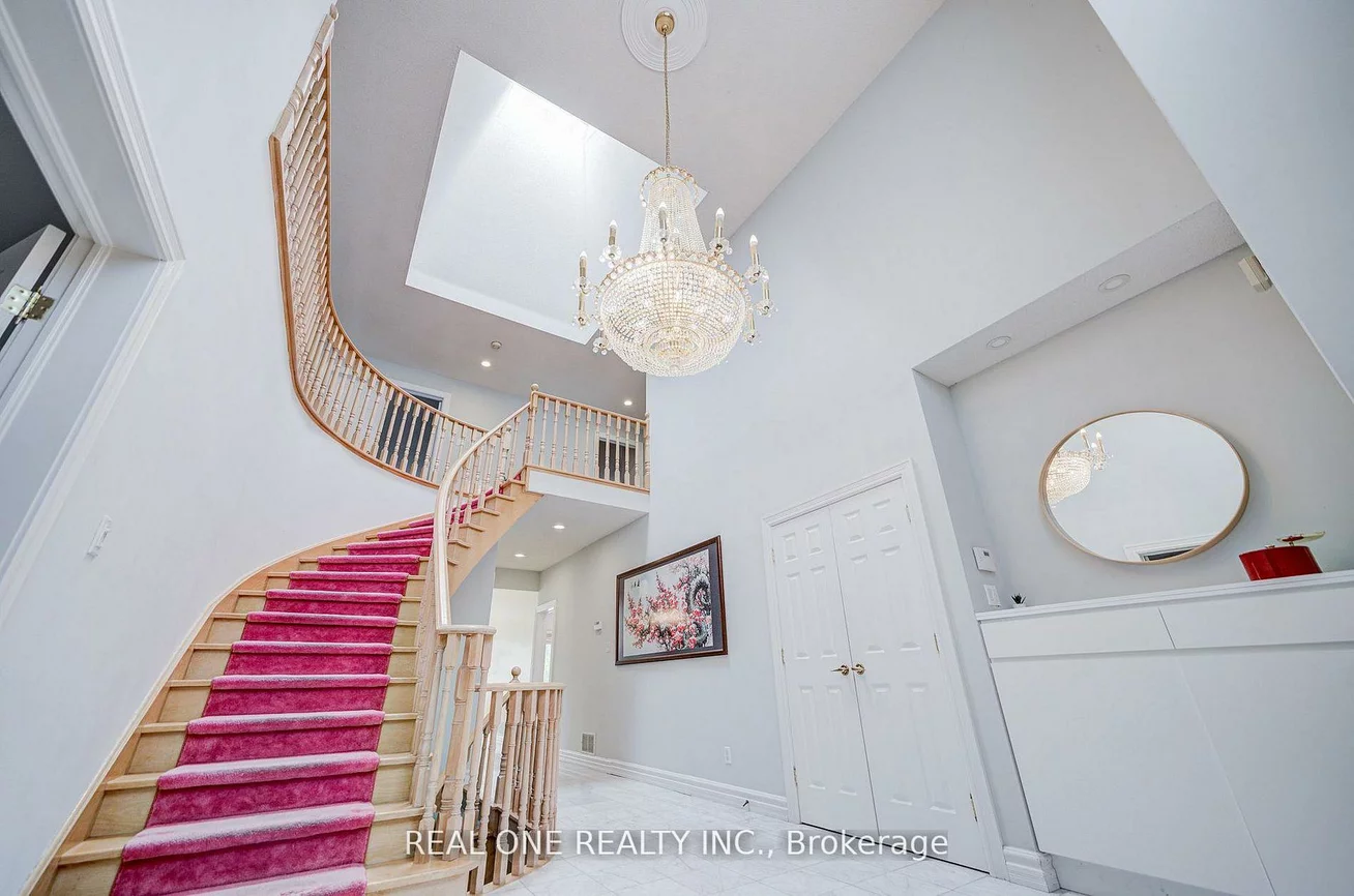 261, Mckee, Willowdale East, Toronto