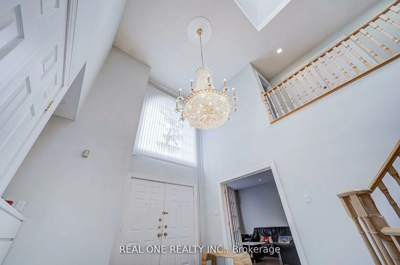 261, Mckee, Willowdale East, Toronto