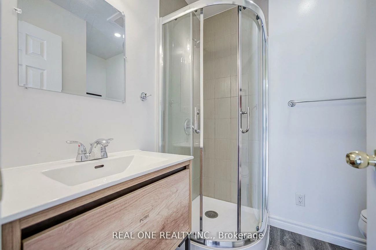 261, Mckee, Willowdale East, Toronto