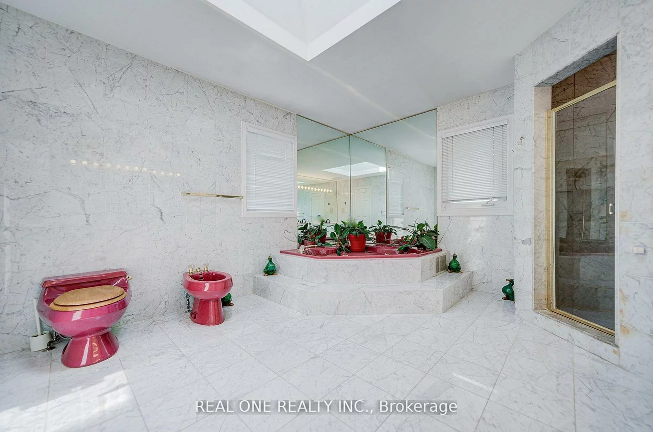 261, Mckee, Willowdale East, Toronto