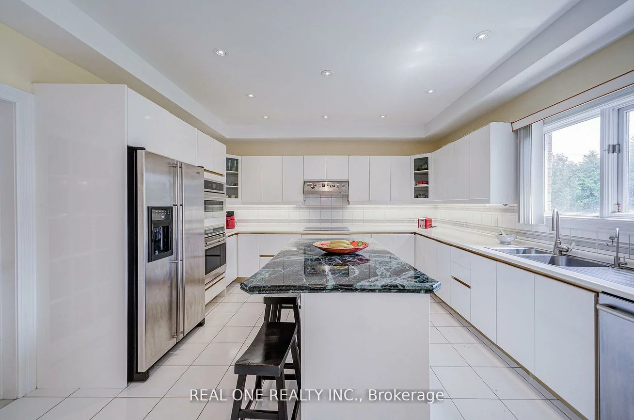 261, Mckee, Willowdale East, Toronto