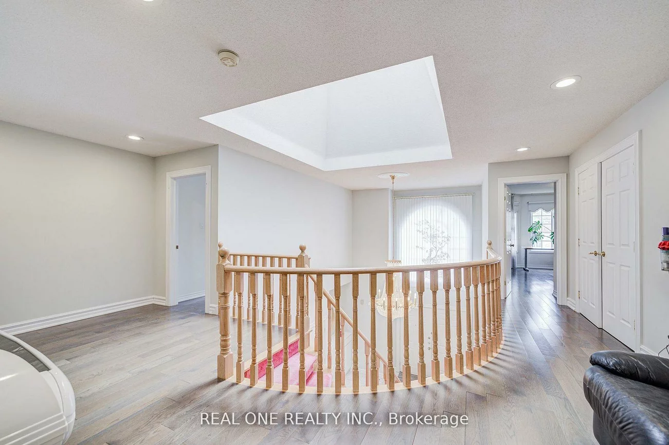 261, Mckee, Willowdale East, Toronto