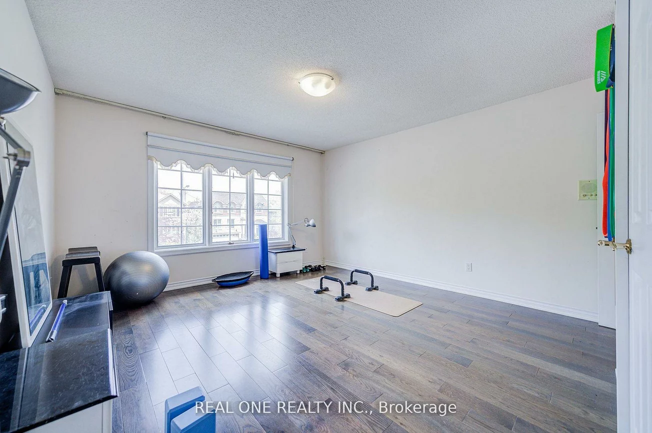 261, Mckee, Willowdale East, Toronto