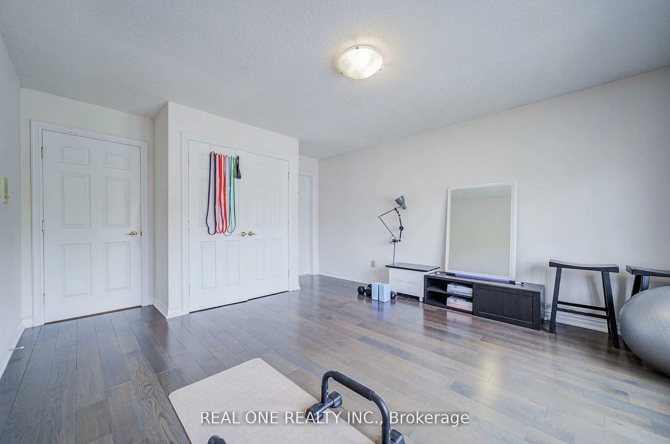 261, Mckee, Willowdale East, Toronto