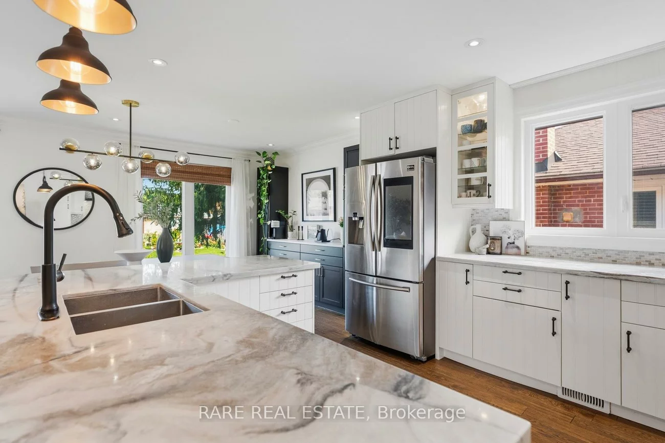 35, Kennard, Bathurst Manor, Toronto