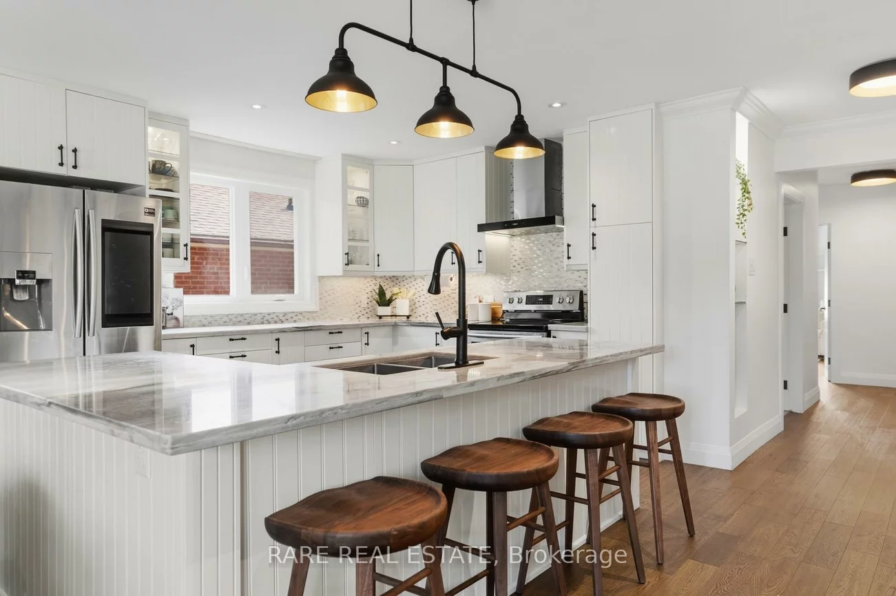 35, Kennard, Bathurst Manor, Toronto