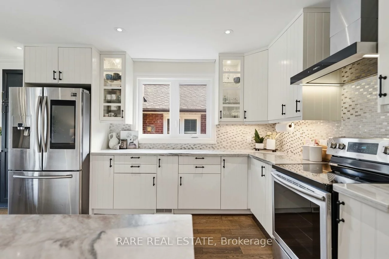 35, Kennard, Bathurst Manor, Toronto
