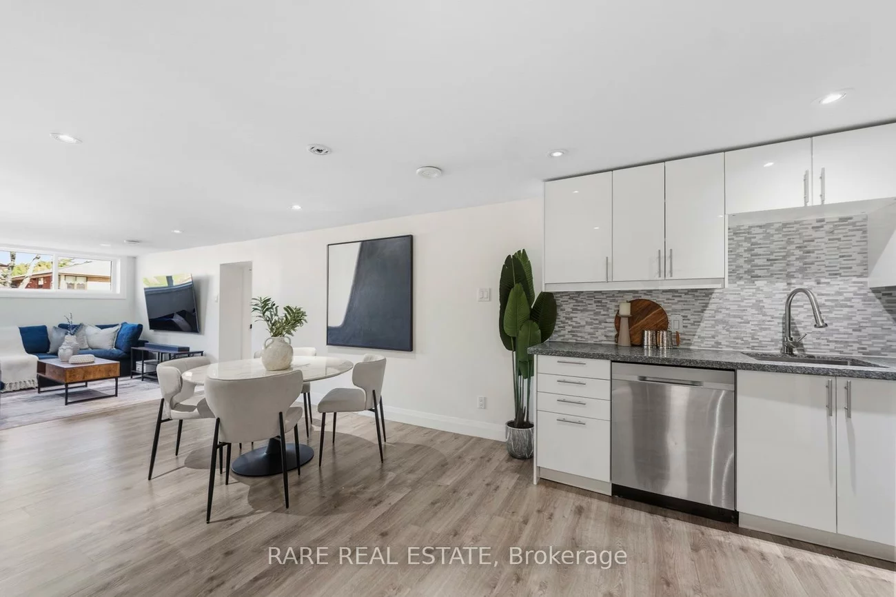 35, Kennard, Bathurst Manor, Toronto