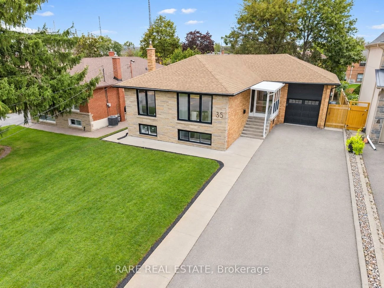 35, Kennard, Bathurst Manor, Toronto