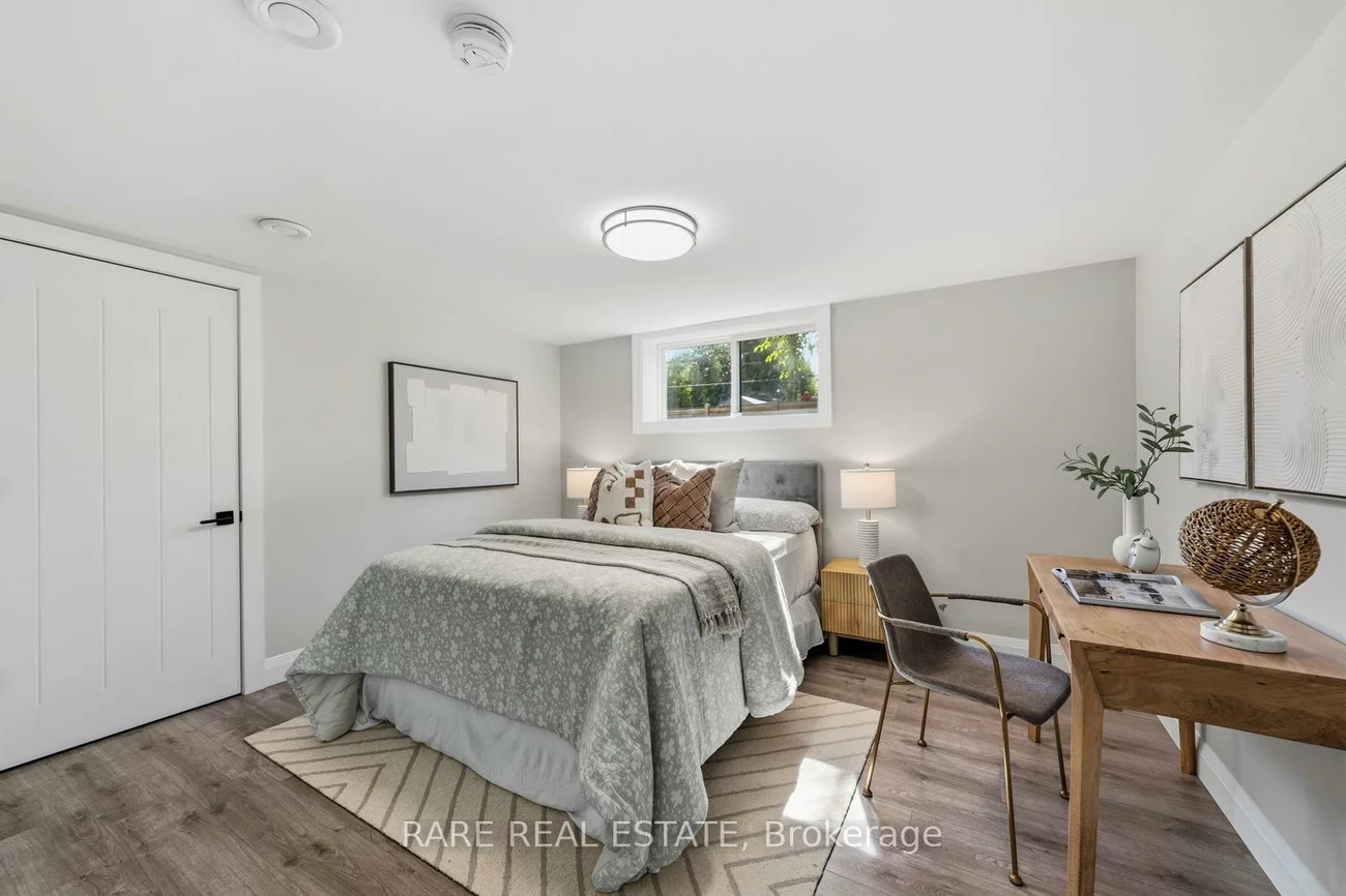 35, Kennard, Bathurst Manor, Toronto