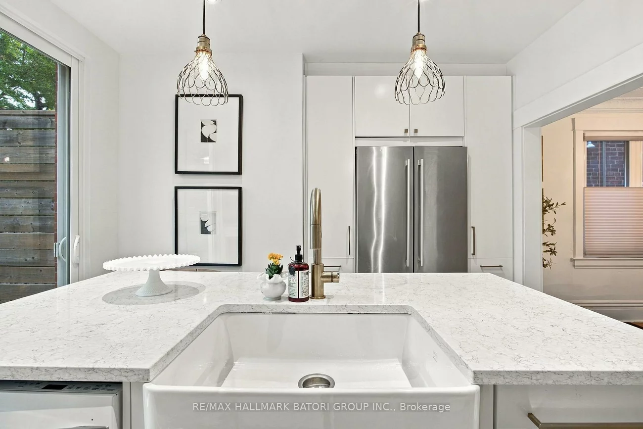 58, Ellsworth, Wychwood, Toronto