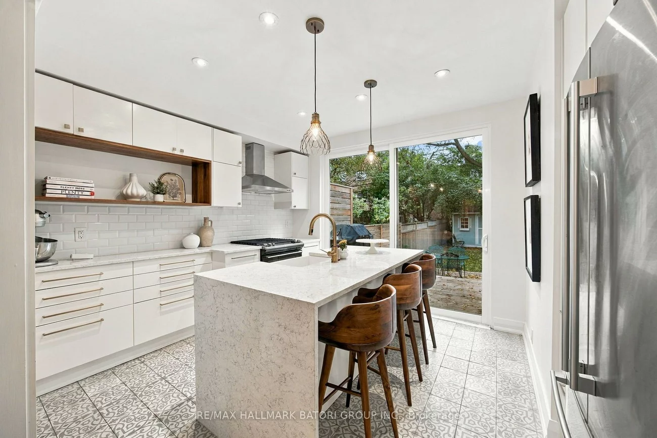 58, Ellsworth, Wychwood, Toronto