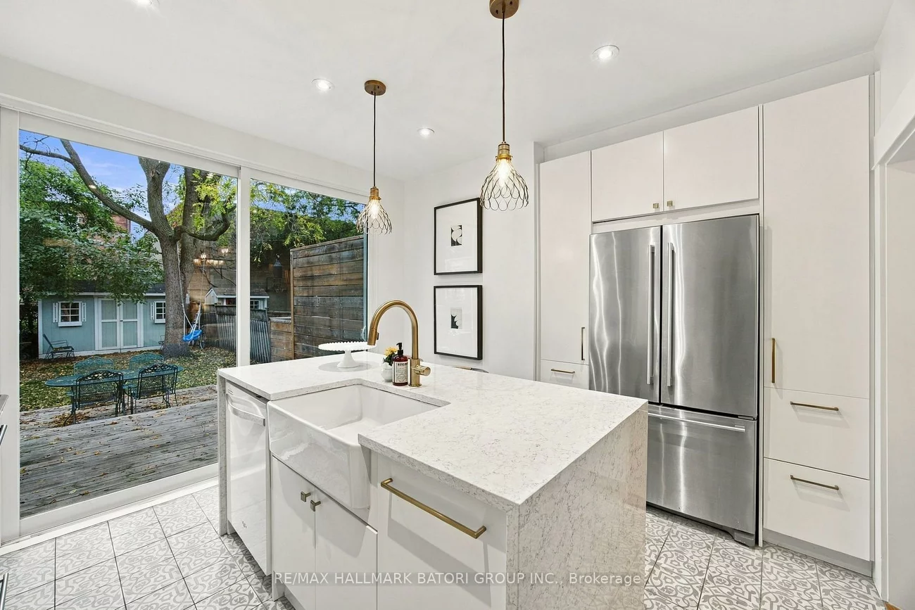 58, Ellsworth, Wychwood, Toronto