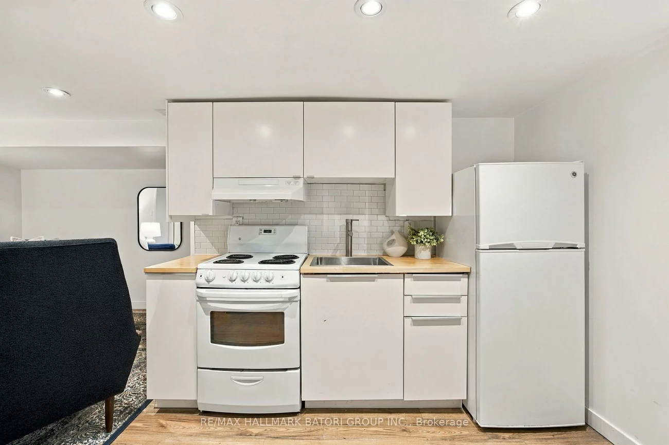 58, Ellsworth, Wychwood, Toronto