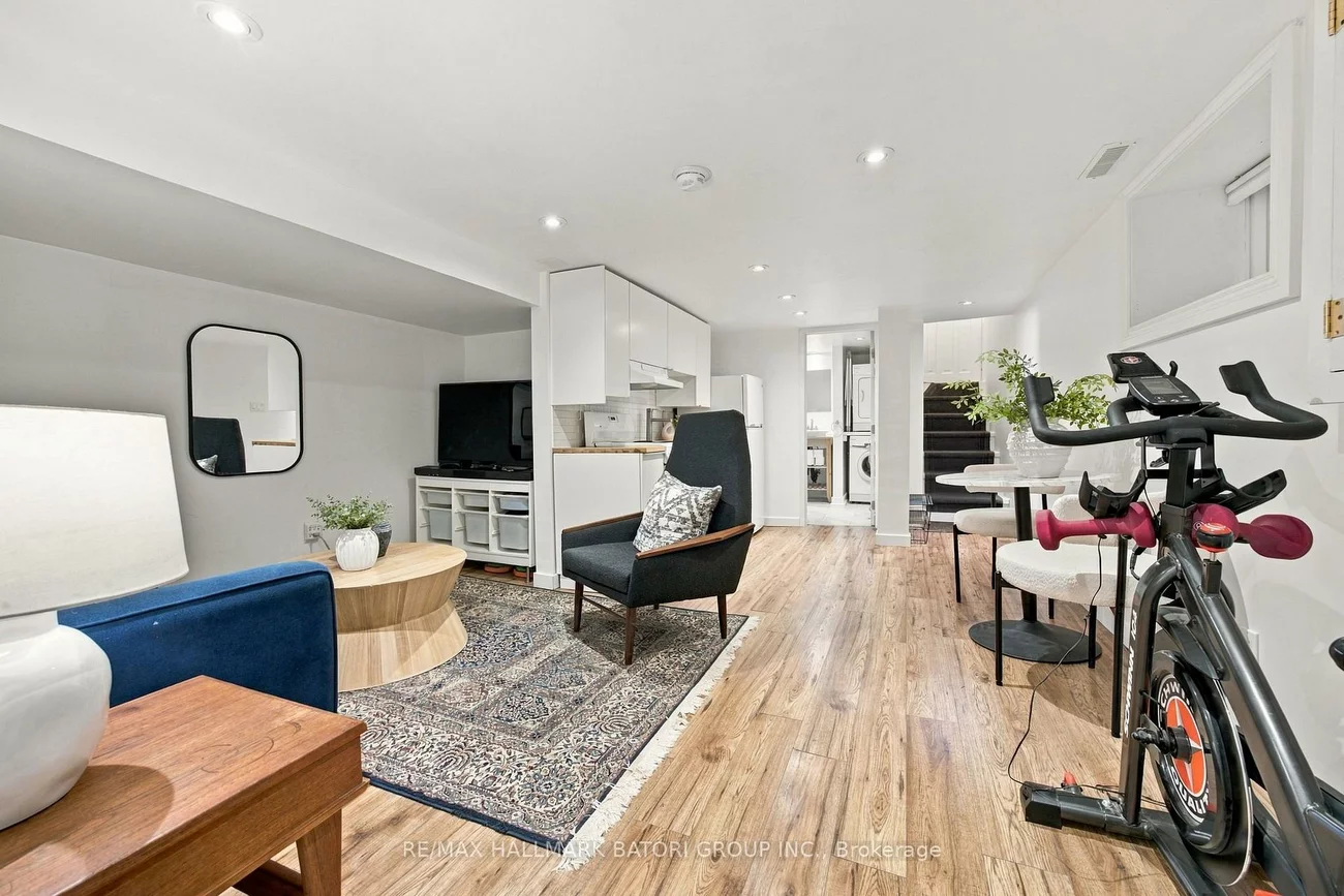 58, Ellsworth, Wychwood, Toronto