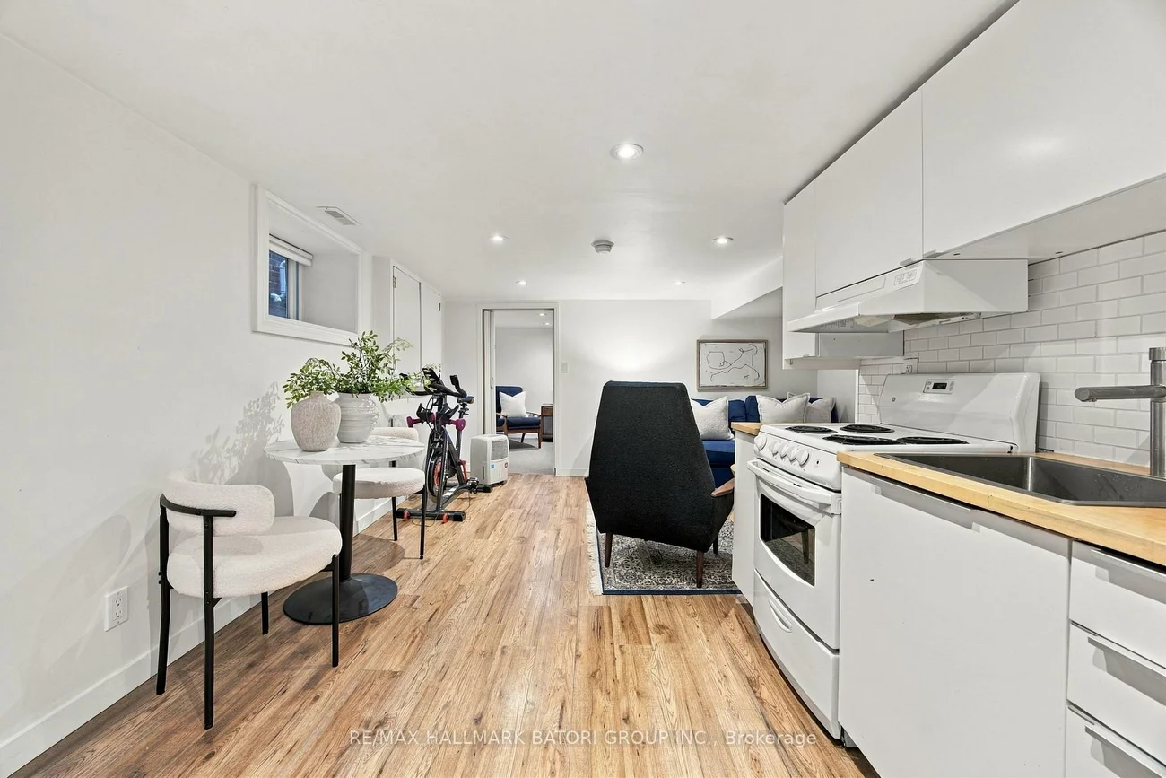 58, Ellsworth, Wychwood, Toronto