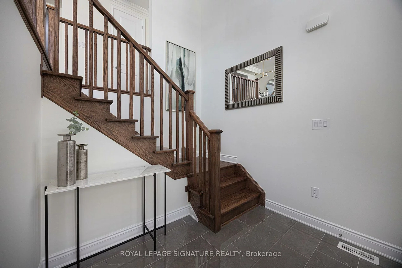 19, Hollyhock, Banbury-Don Mills, Toronto