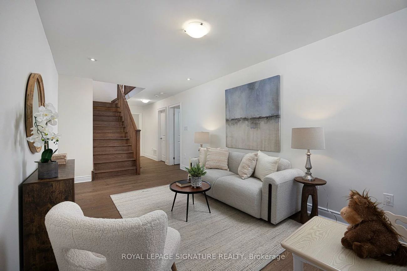 19, Hollyhock, Banbury-Don Mills, Toronto