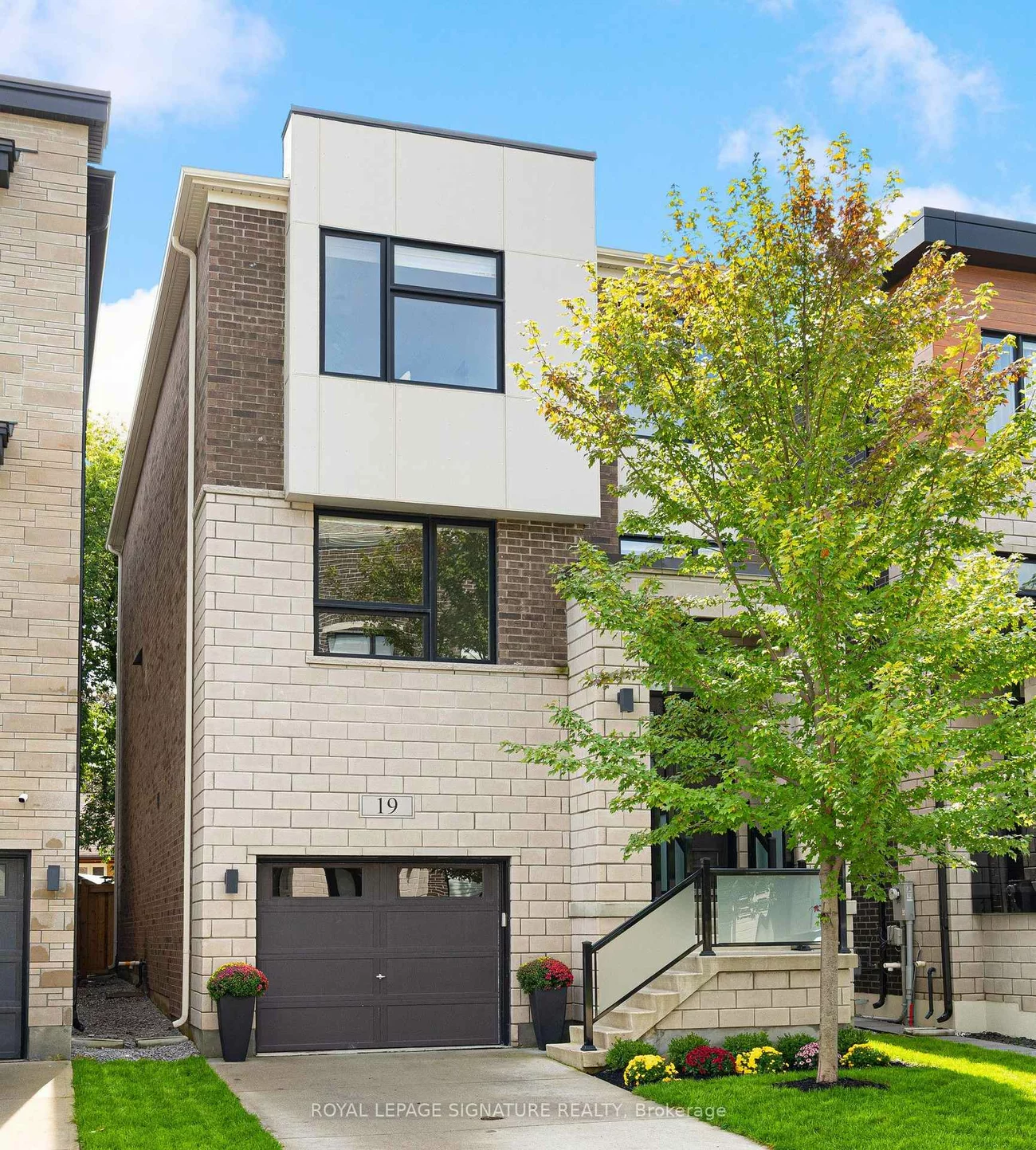 19, Hollyhock, Banbury-Don Mills, Toronto