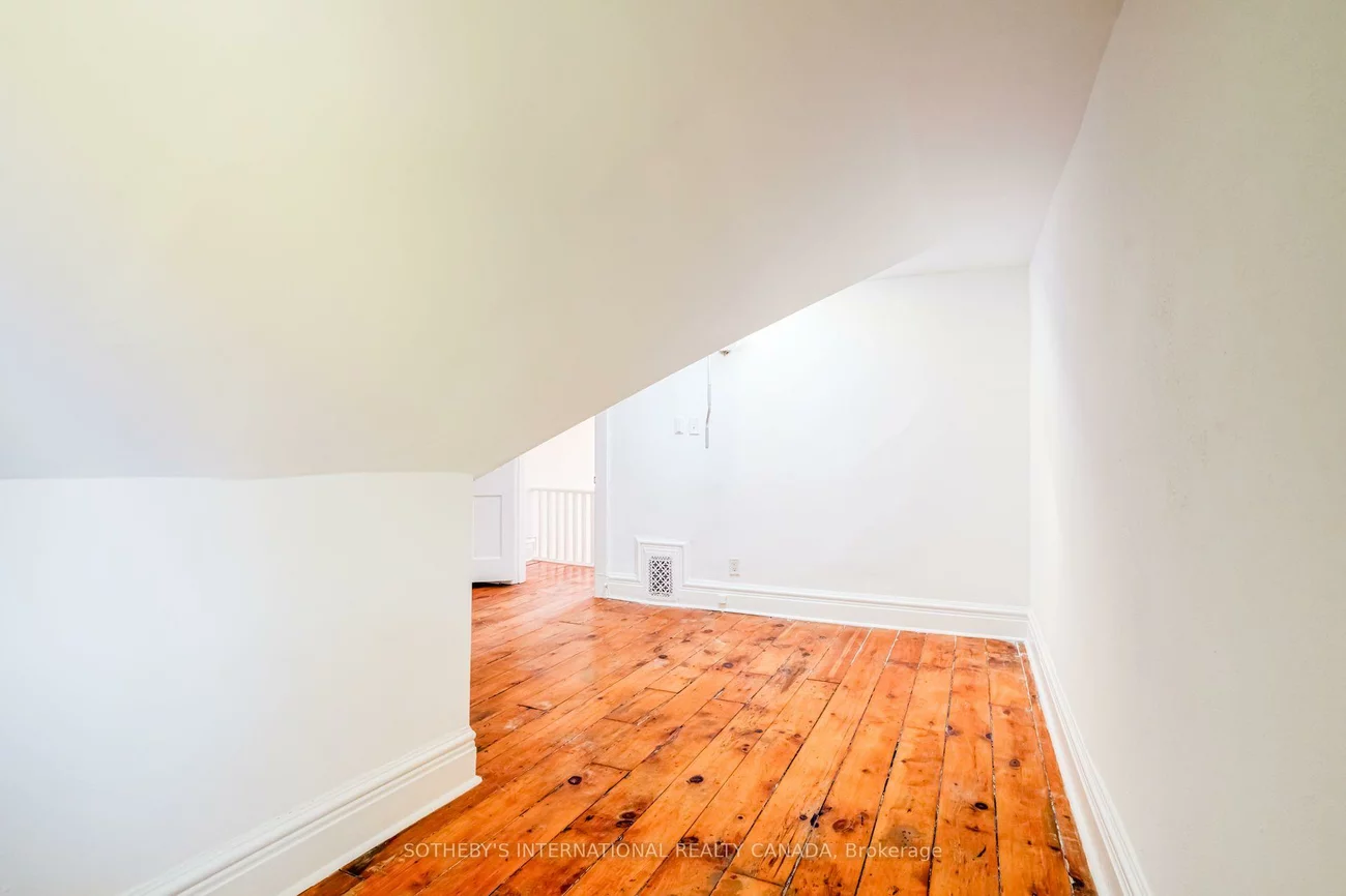 13, Euclid, Trinity-Bellwoods, Toronto