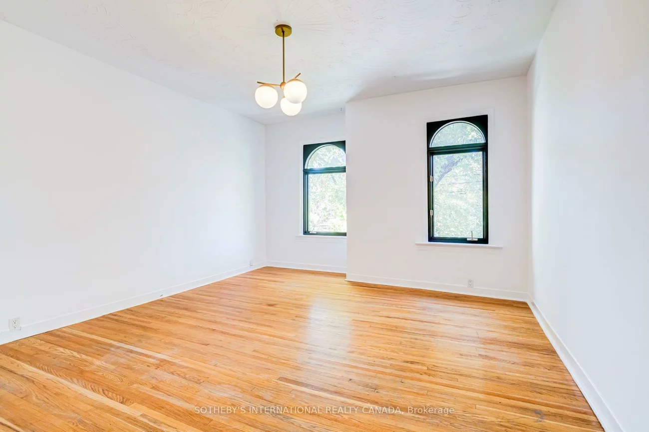 13, Euclid, Trinity-Bellwoods, Toronto