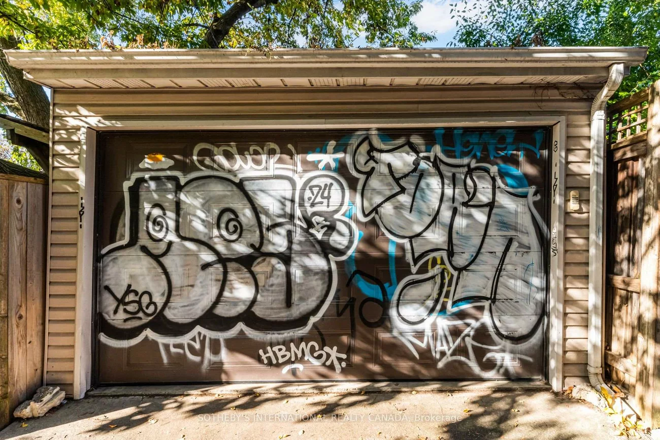 13, Euclid, Trinity-Bellwoods, Toronto
