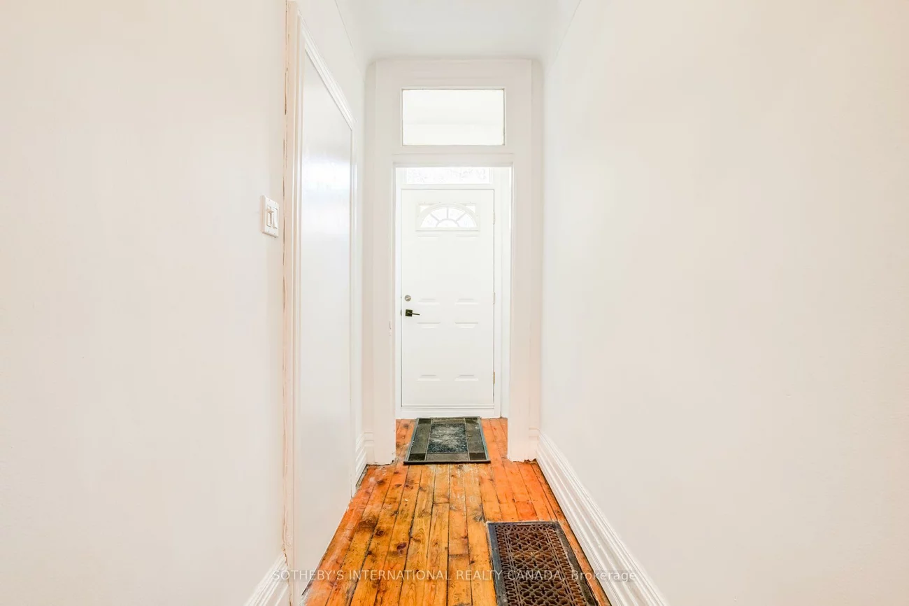 13, Euclid, Trinity-Bellwoods, Toronto