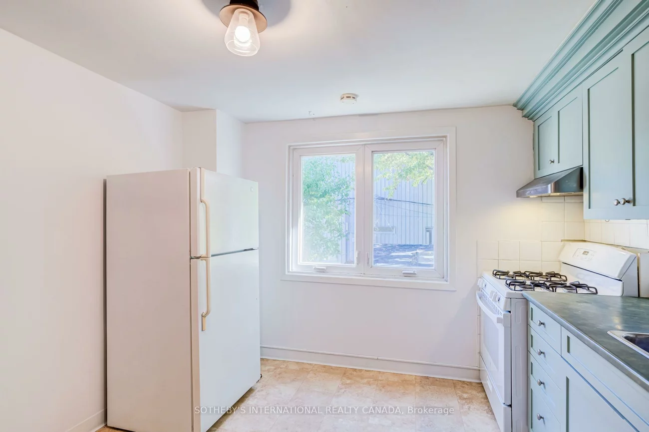 13, Euclid, Trinity-Bellwoods, Toronto