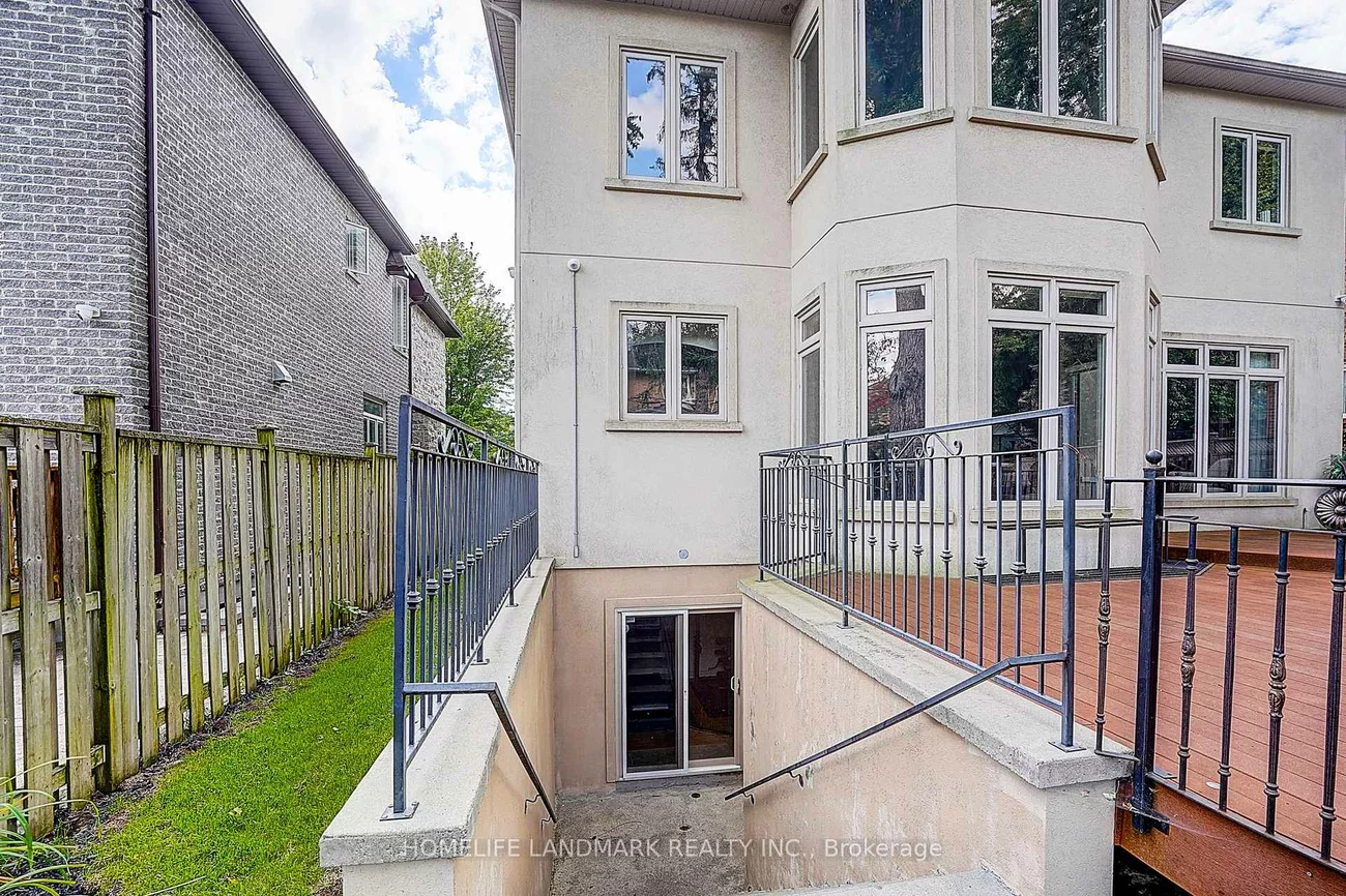 332, Greenfield, Willowdale East, Toronto