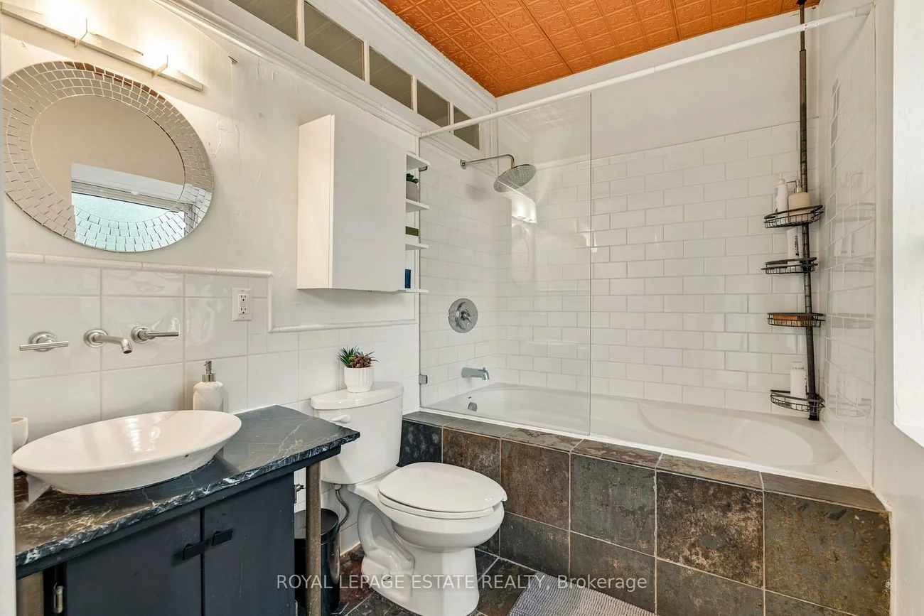 84, London, Annex, Toronto