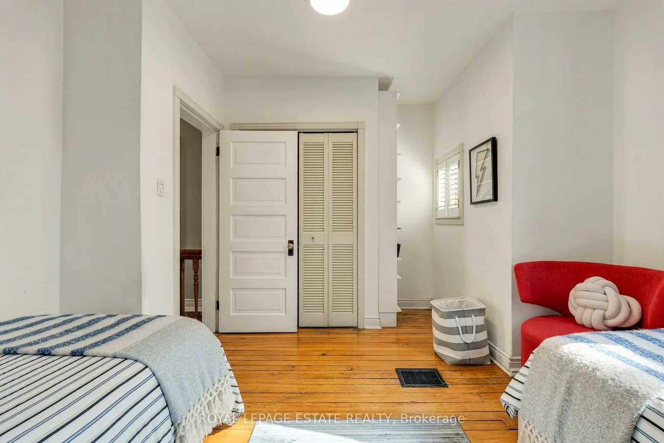 84, London, Annex, Toronto