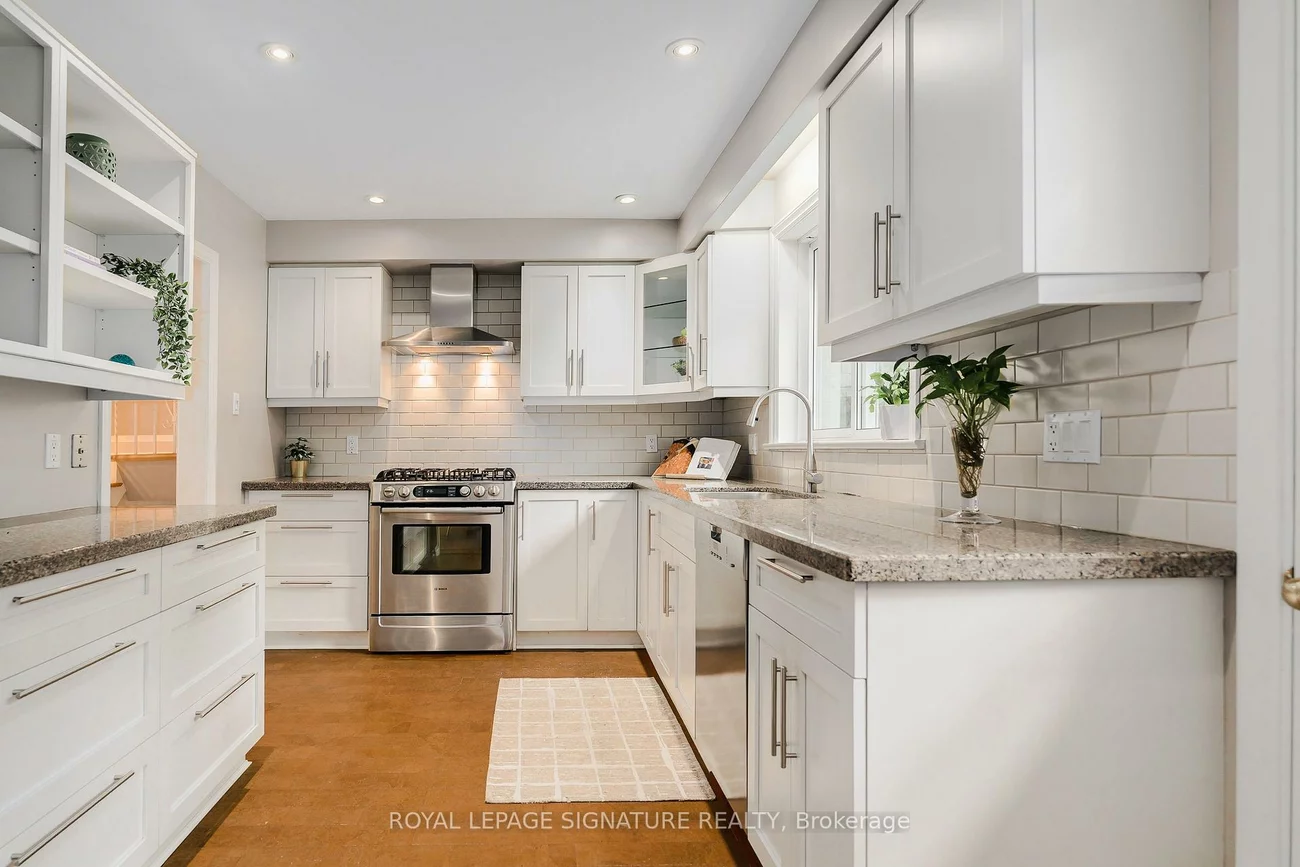 11, Bellbury, Don Valley Village, Toronto