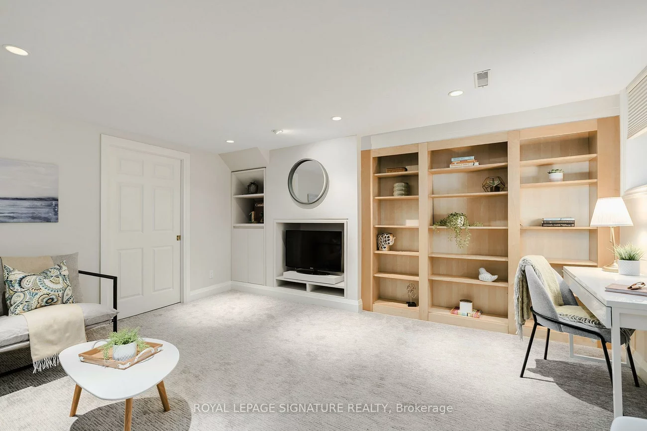 11, Bellbury, Don Valley Village, Toronto