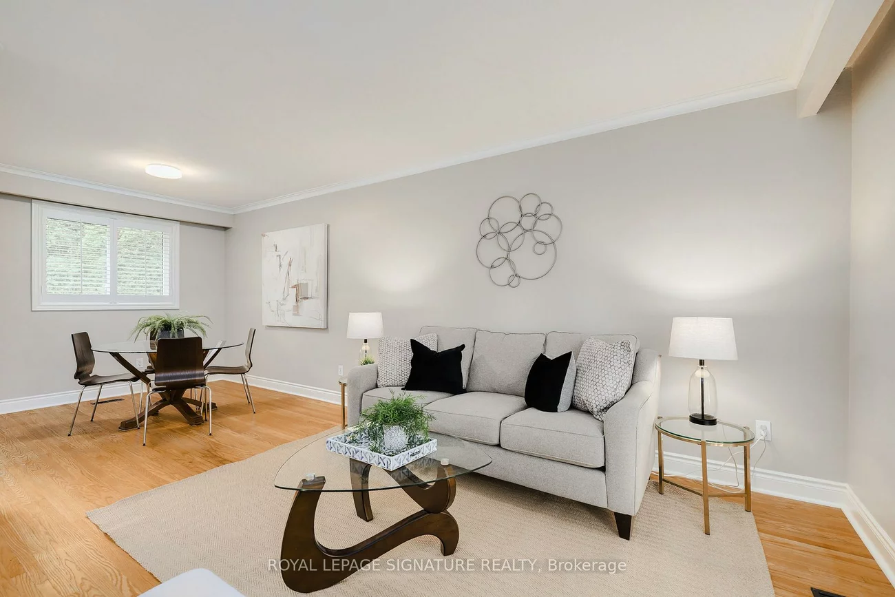 11, Bellbury, Don Valley Village, Toronto