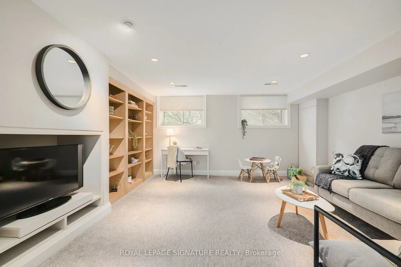 11, Bellbury, Don Valley Village, Toronto