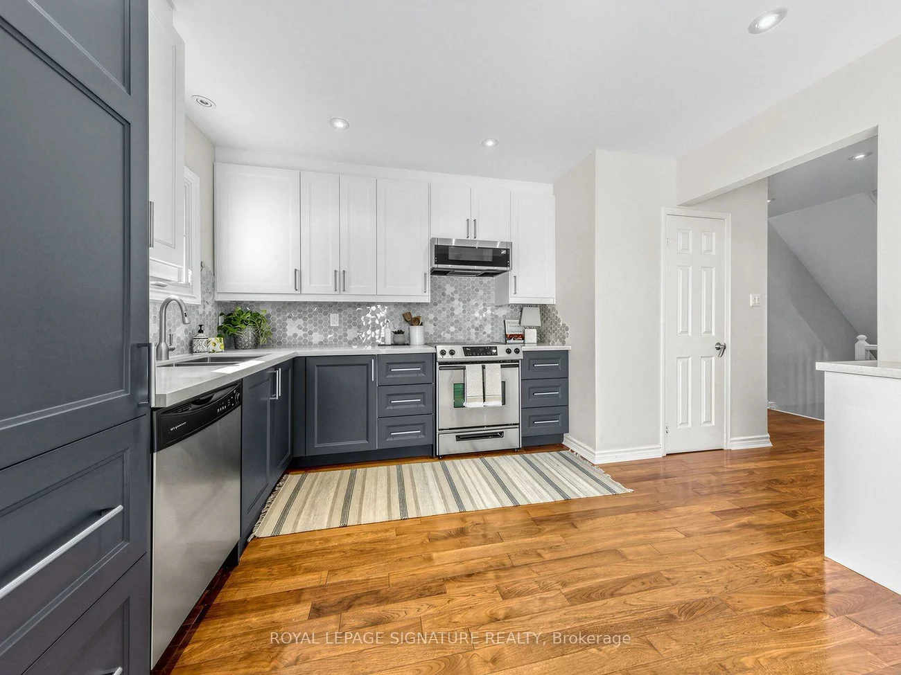45, Robinson, Trinity-Bellwoods, Toronto
