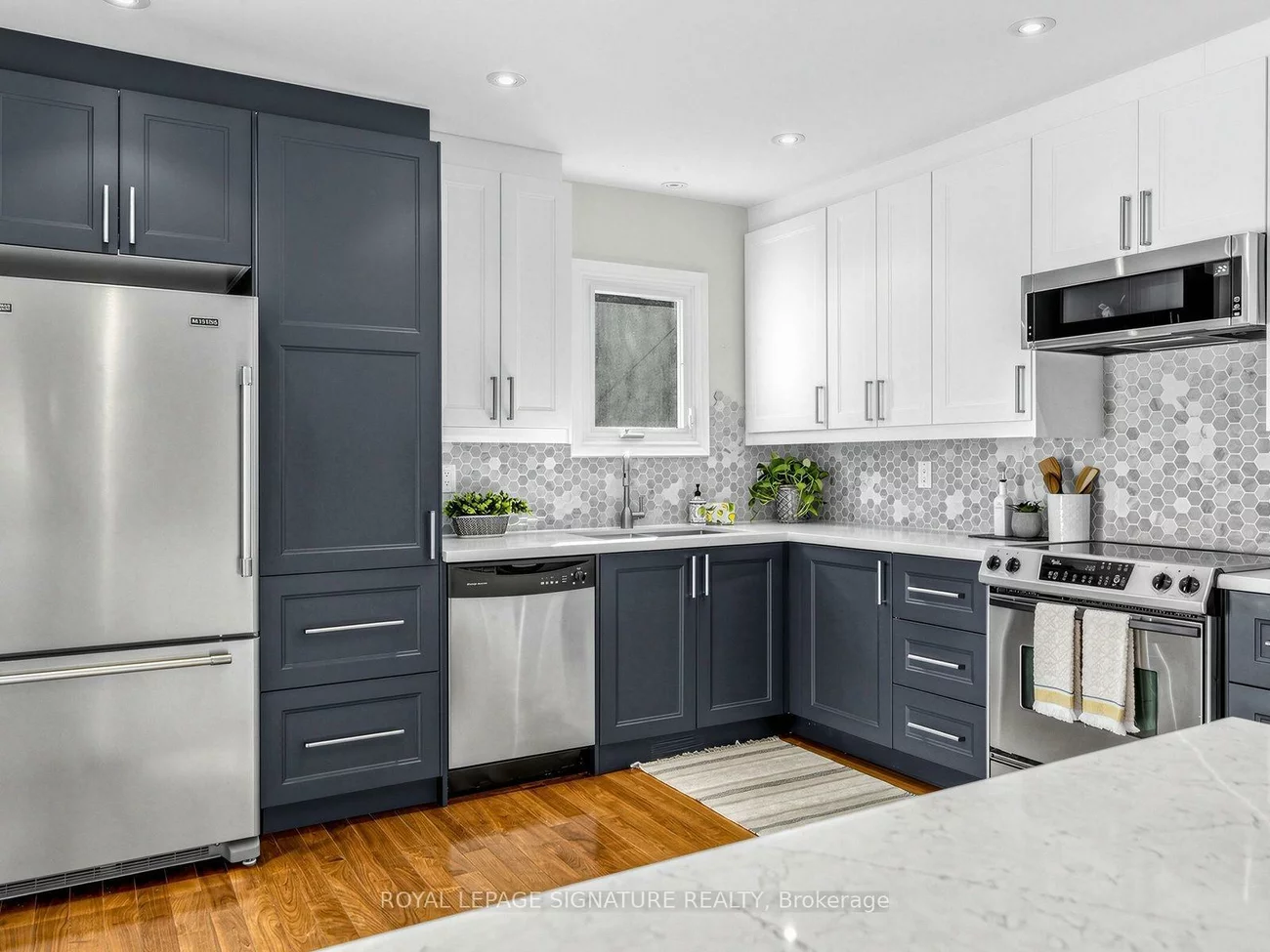 45, Robinson, Trinity-Bellwoods, Toronto