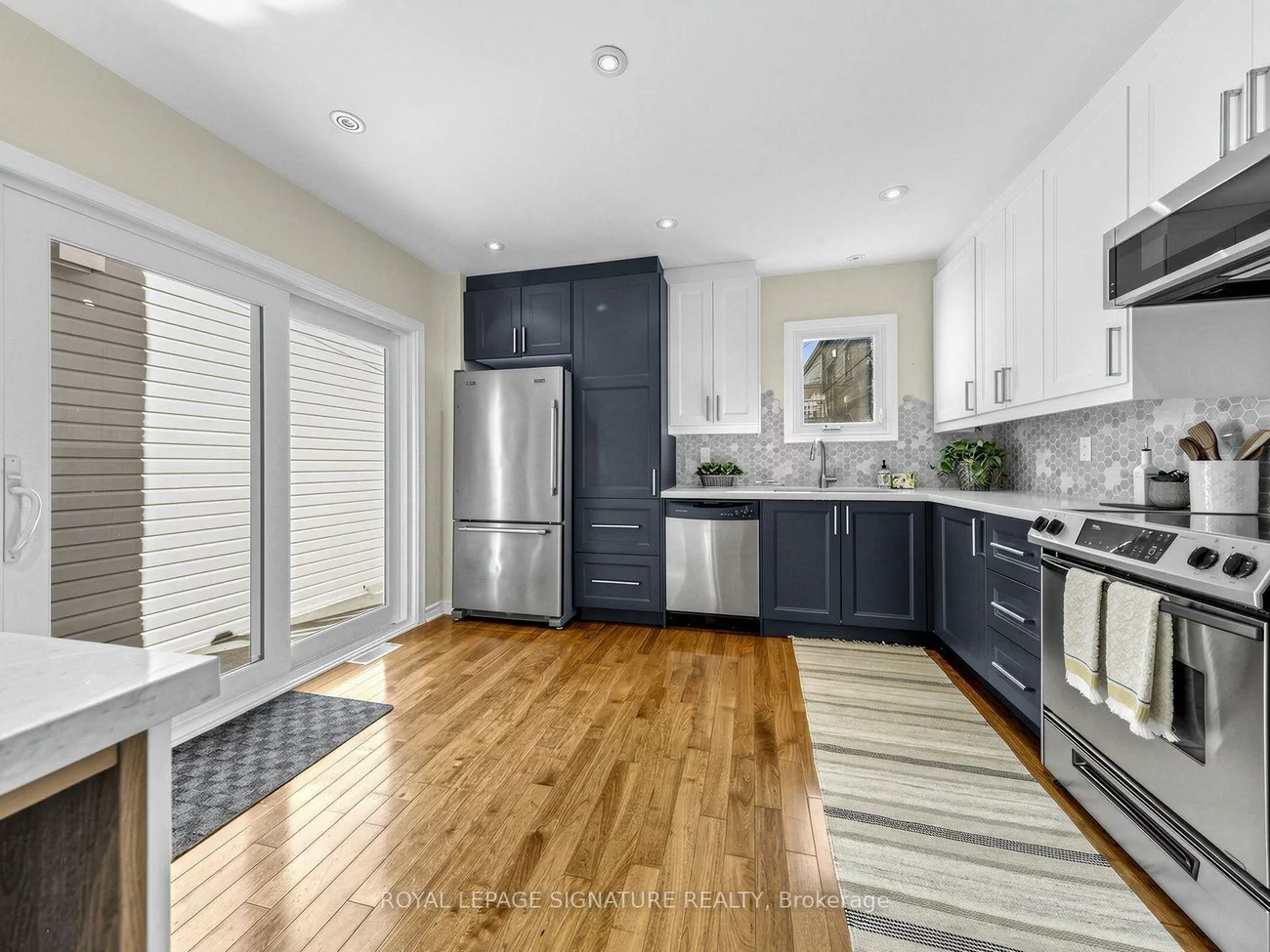 45, Robinson, Trinity-Bellwoods, Toronto