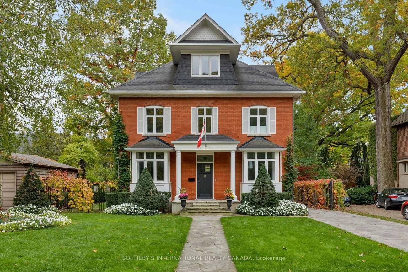 1, Nina, Casa Loma, Toronto