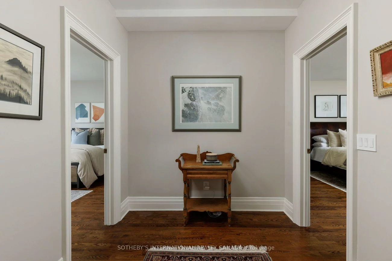 1, Nina, Casa Loma, Toronto