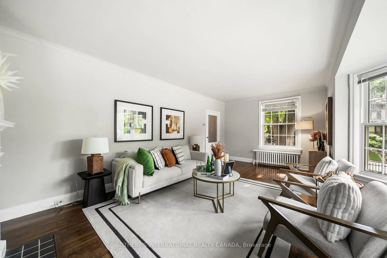 29, Highbourne, Yonge-St. Clair, Toronto