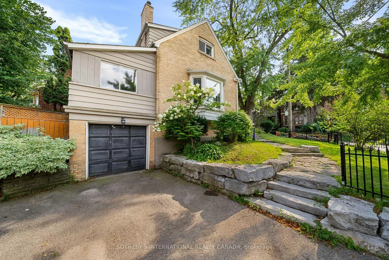 29, Highbourne, Yonge-St. Clair, Toronto
