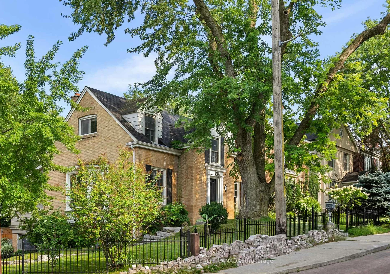 29, Highbourne, Yonge-St. Clair, Toronto